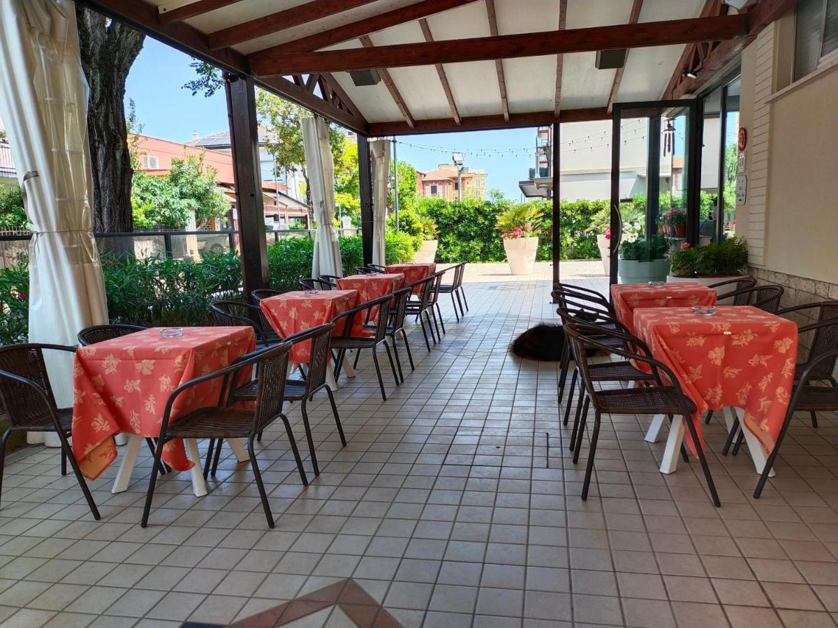 Hotel Goldene Rose Rimini Exterior photo