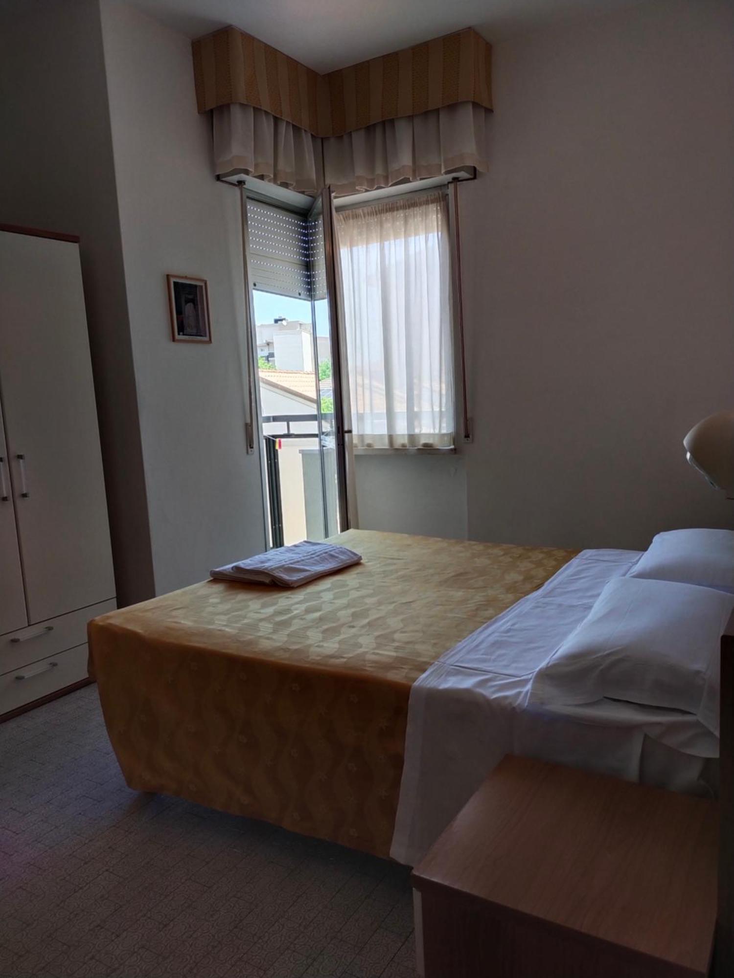 Hotel Goldene Rose Rimini Exterior photo