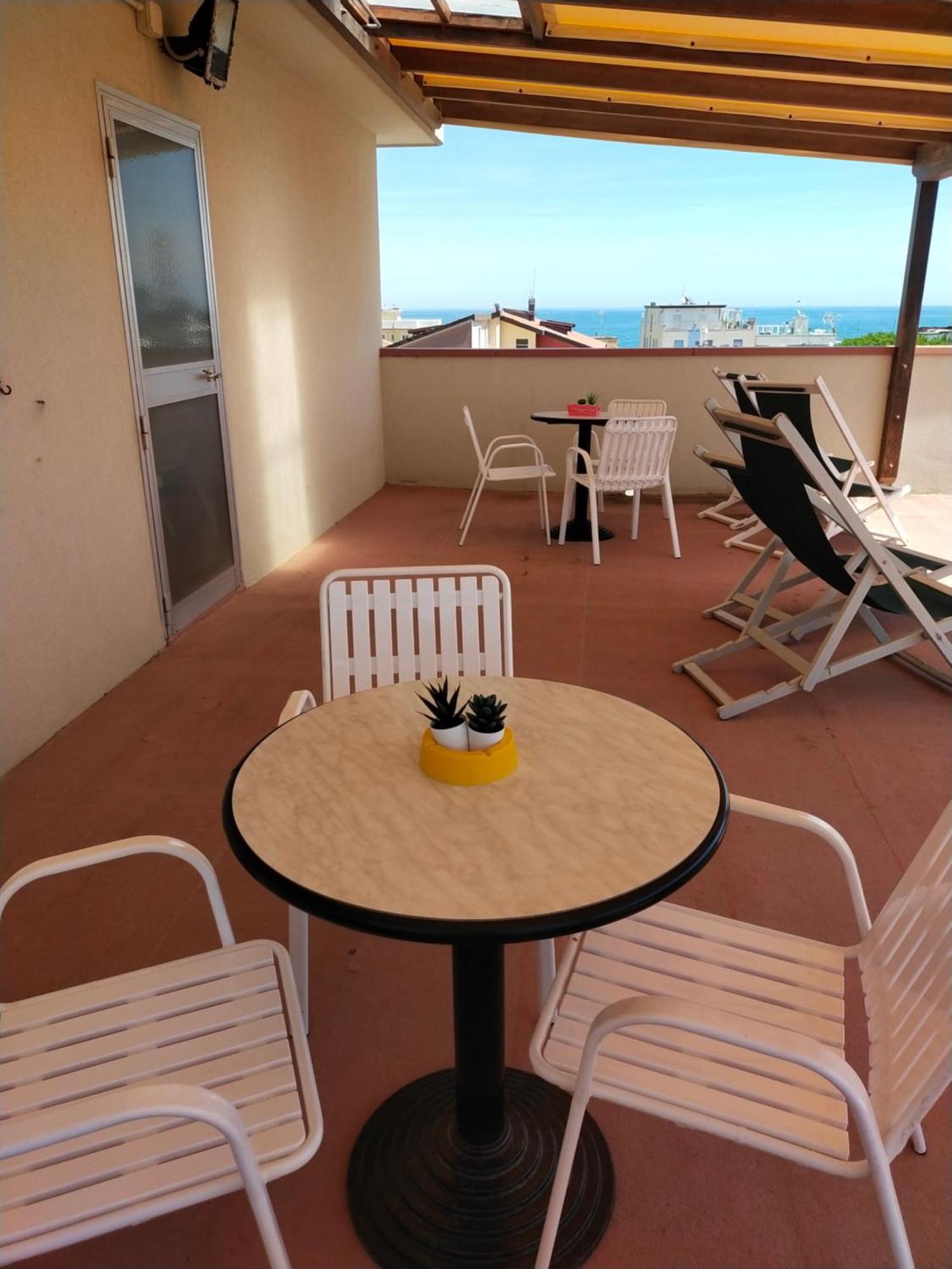 Hotel Goldene Rose Rimini Exterior photo