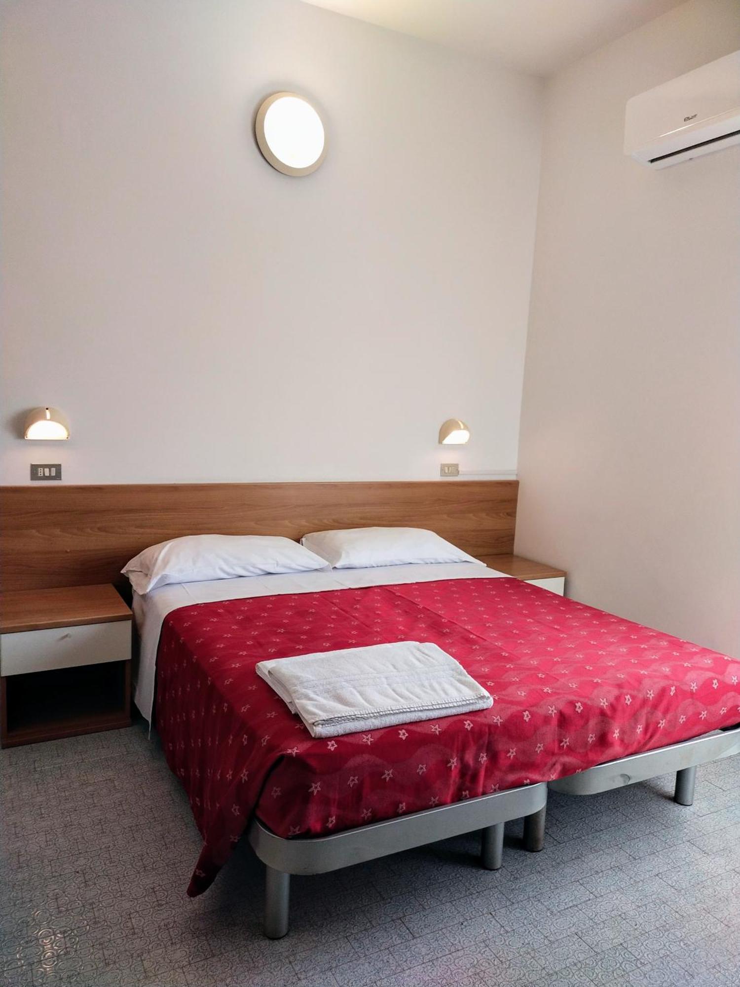 Hotel Goldene Rose Rimini Exterior photo
