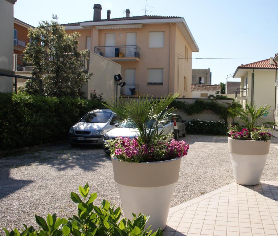 Hotel Goldene Rose Rimini Exterior photo